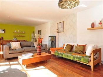 Arthouse Canterbury-free Secure Parking Holiday home *