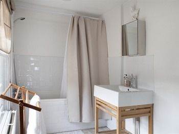 Arthouse Canterbury-free Secure Parking Holiday home